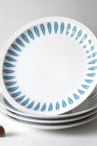 Lotus Plates. Danild / Cathrineholm. Danish design - Dinner / Lunch plates 8.25"