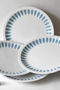 Lotus Plates. Danild / Cathrineholm. Danish design - Dinner / Lunch plates 8.25"