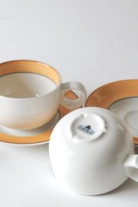 Arabia Finland Kloverblad Tea sets by Stig Lindberg / Inkeri Leivo. Pair Cups and saucers. Scandinavian mid-century 