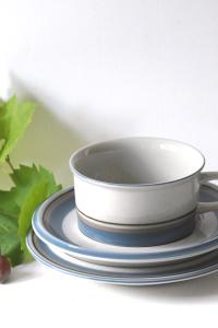 Arabia Finland UHTUA Tea Cup, Saucer and Plate by Ulla Procope and Inkeri Leivo. Trio set in beautiful condition