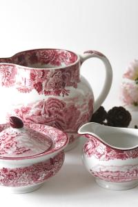 Pink Transferware by Wood & Sons. Sugar and Creamer. Beautiful Country Chic. Collectible Woodsware