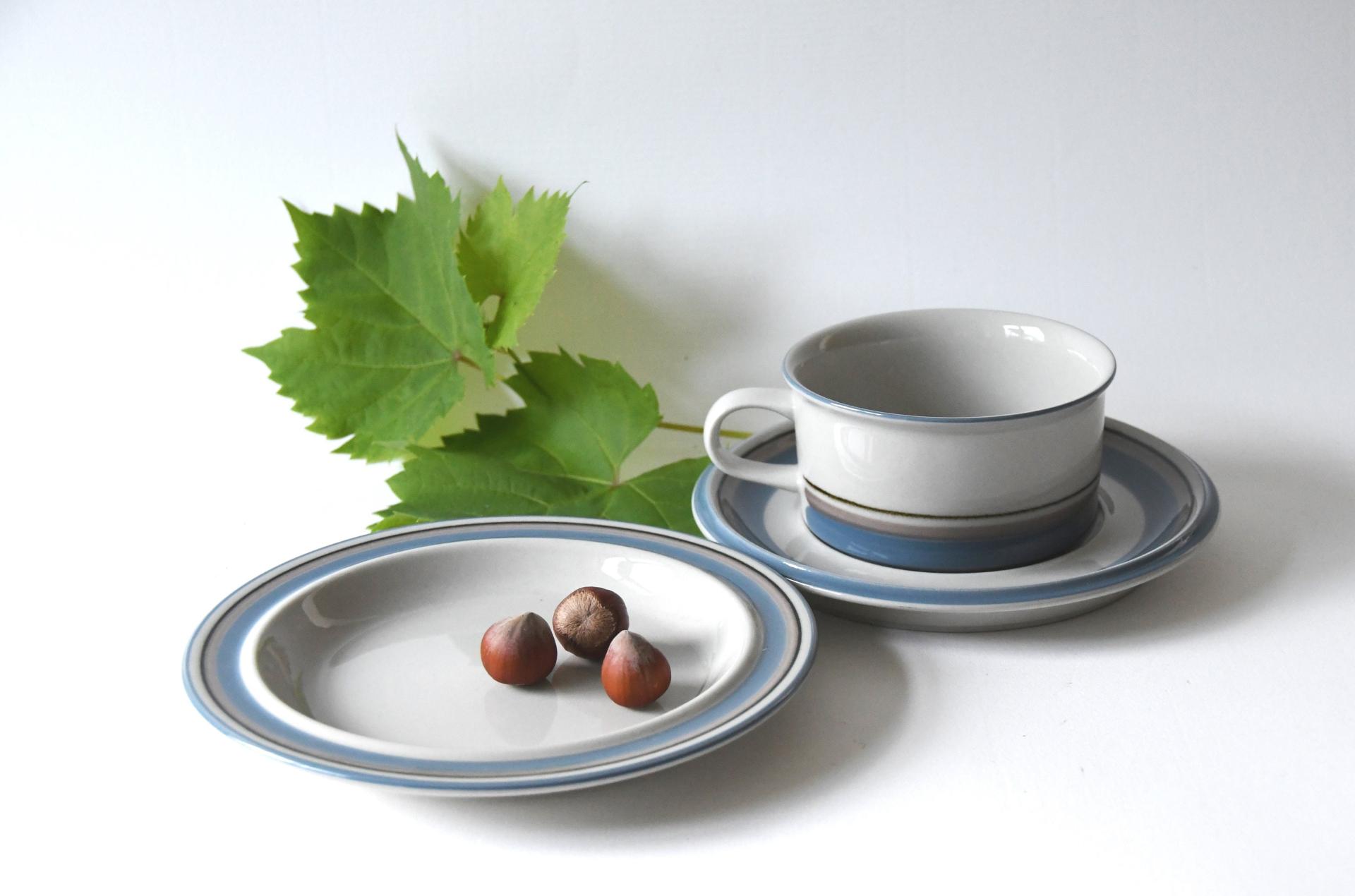 Arabia Finland UHTUA Tea Cup, Saucer and Plate by Ulla Procope and Inkeri Leivo. Trio set in beautiful condition