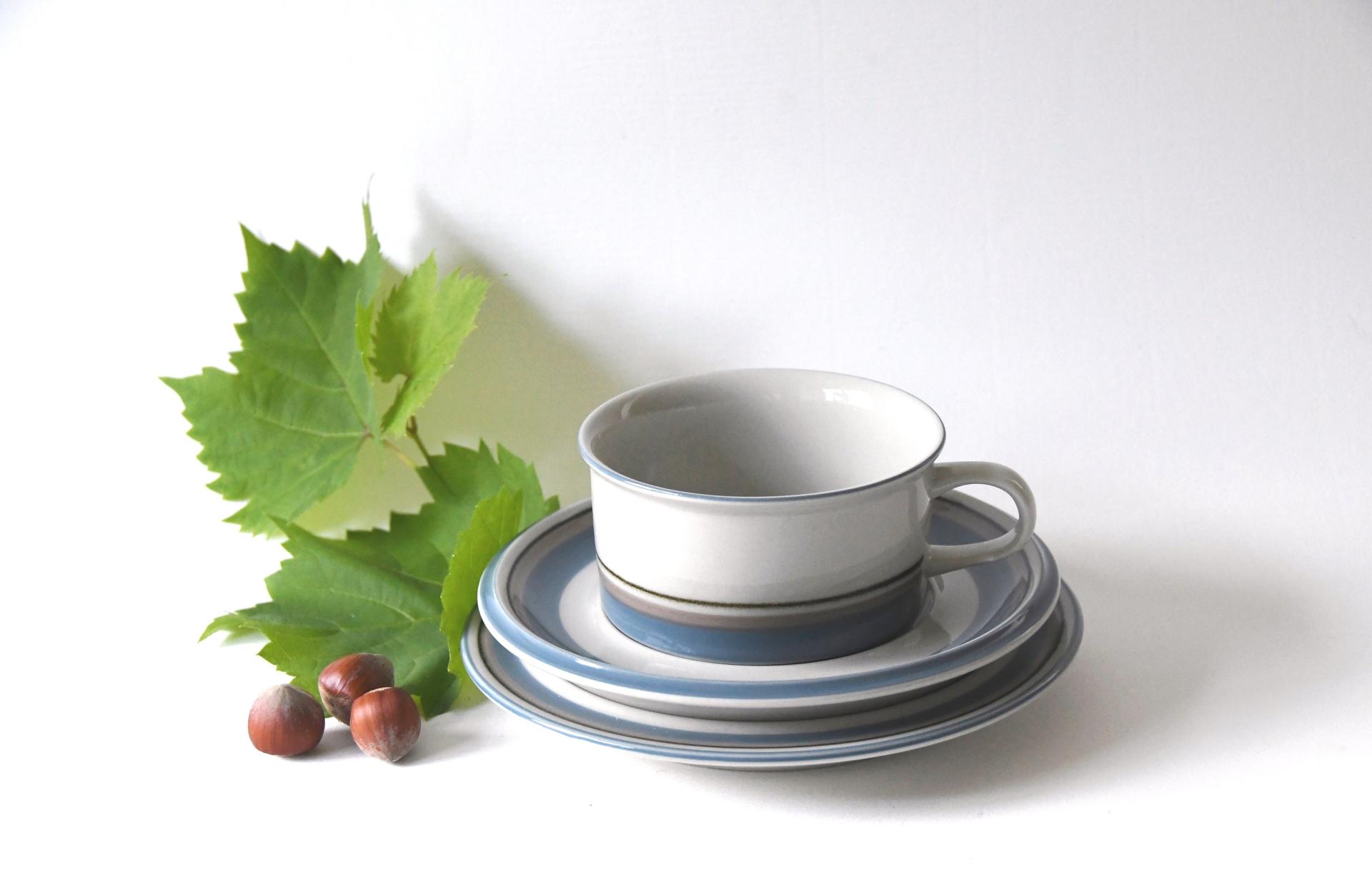 Arabia Finland UHTUA Tea Cup, Saucer and Plate by Ulla Procope and Inkeri Leivo. Trio set in beautiful condition